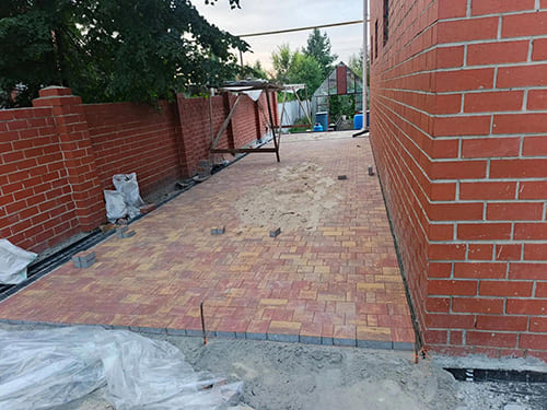 Реконструкция мощения и озеленения